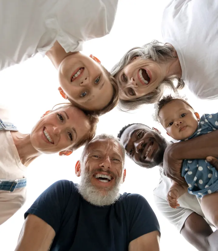 Rodina se dívá dolů